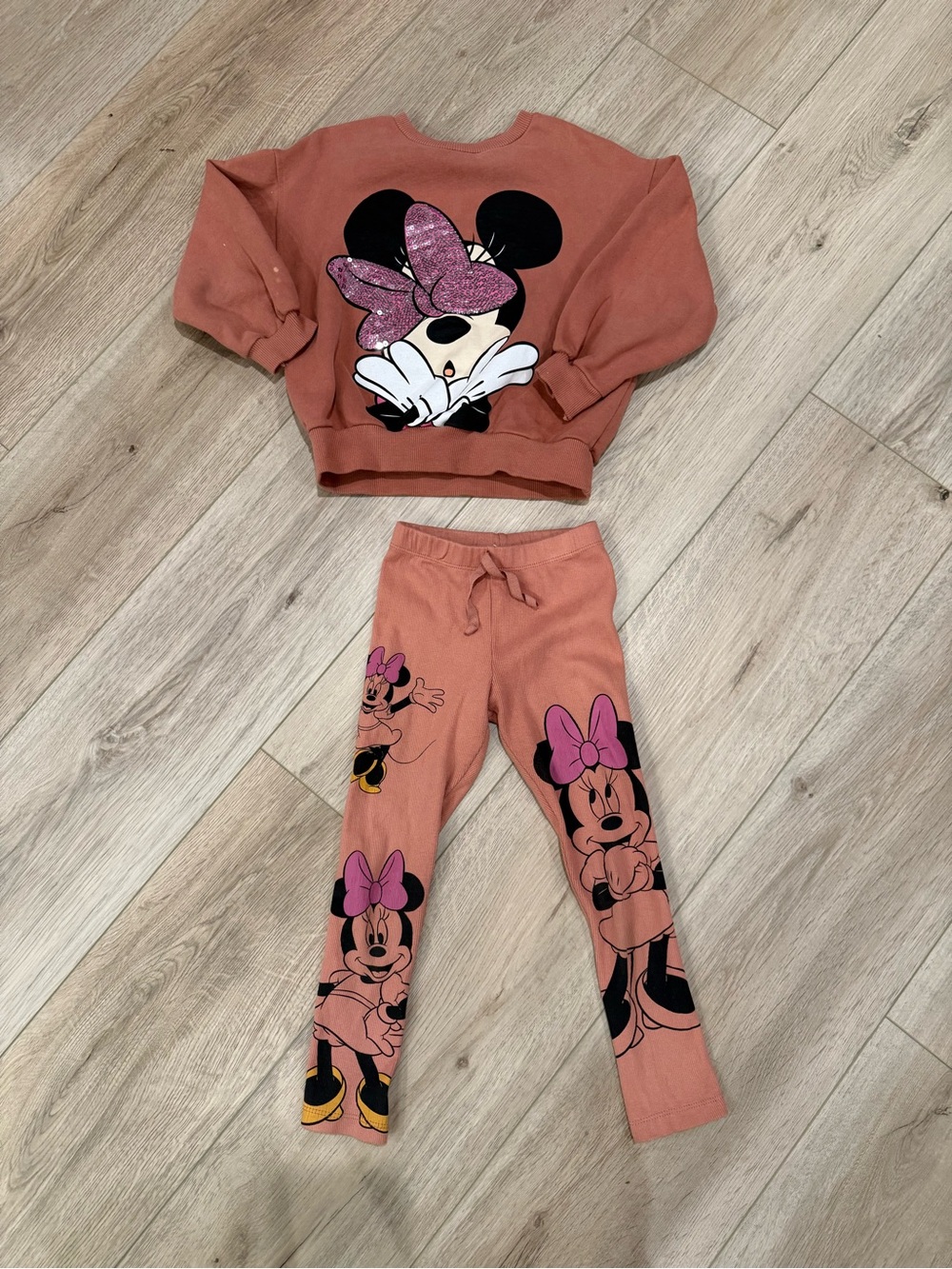 Zara Disney Collection Minnie Mouse Sweatshirt and Leggings Combo Size 5-6
